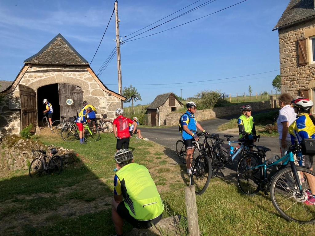 Gite Lo Soulenquo à Fonteilles Golinhac Extérieur photo